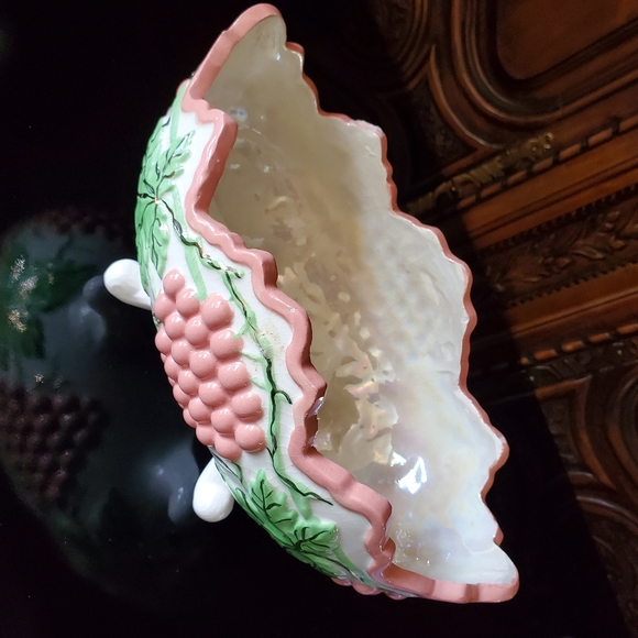 Vntg Handpainted Ceramic Centerpiece Bowl Pink Grapes🍇 Green, Gold Irredescent - Picture 6 of 15